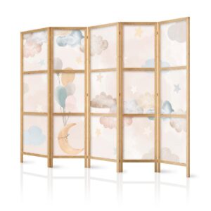 Paravent japonais - Fairy-Tale Moon - Moon with balloons among clouds and stars in subdued colors on a light beige background