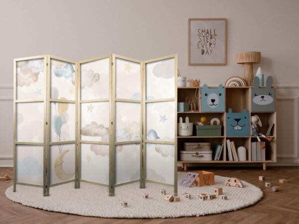 Paravent japonais - Fairy-Tale Moon - Moon with balloons among clouds and stars in subdued colors on a light beige background