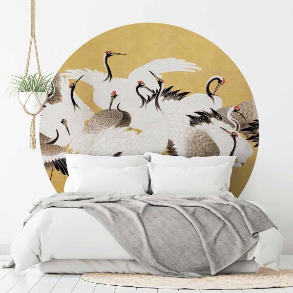Papier Peint rond - Japanese cranes - a flock of birds against a golden background based on a painting by Ishida Yūtei
