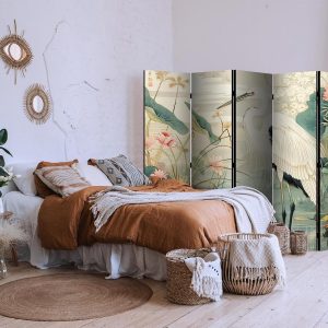 Paravent - By an Asian pond - an illustration in the style of a Japanese engraving, depicting a heron