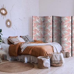 Paravent - Pastel birds - a delicate pattern of white and grey herons on a light pink background