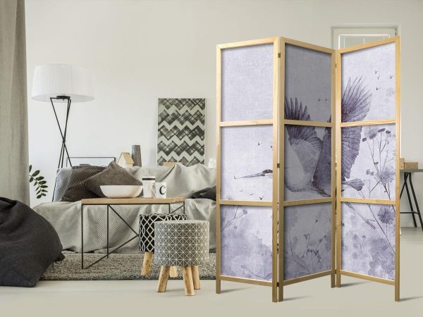 Paravent japonais - Majestic flight - a crane in flight in monochrome, cool colours Paravent japonais - Majestic flight - a crane in flight in monochrome, cool colours