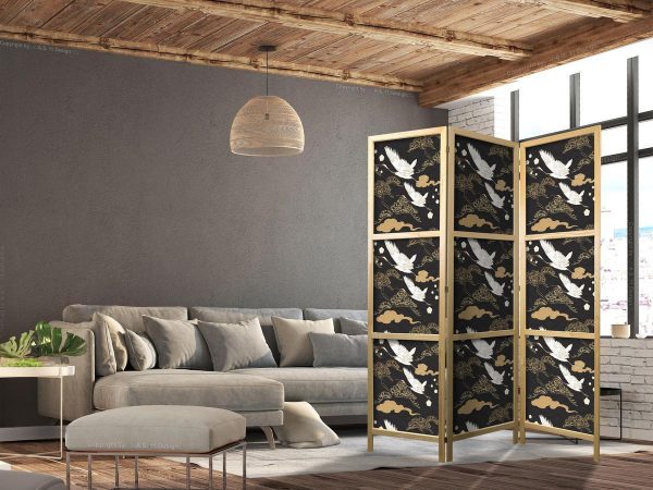 Paravent japonais - Oriental impressions - decorative pattern with a motif of flying cranes on a dark background