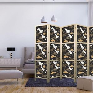 Paravent japonais - Oriental impressions - decorative pattern with a motif of flying cranes on a dark background