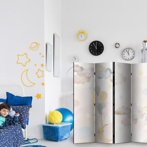 Paravent - Fairy-Tale Moon - Moon with Balloons Among Clouds and Stars in Subdued Colors on a Light Beige Background