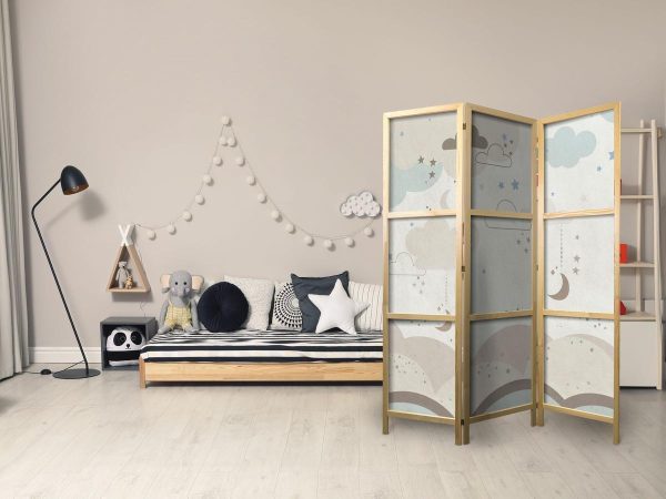 Paravent japonais - Cloudy Night Sky - Moons in browns and beiges among numerous clouds and stars on a light background