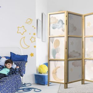 Paravent japonais - Fairy-Tale Moon - Moon with Balloons Among Clouds and Stars in Subdued Colors on a Light Beige Background