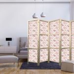 Paravent japonais - Pink Blossoming - Flowers in Warm Colors on a White Background