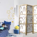 Paravent japonais - Rainbows and Clouds - Various-sized rainbows in muted colors among rain clouds in a pale blue shade