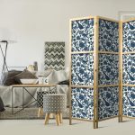 Paravent japonais - Rose Vines - Monochromatic Blue Birds Resting Among Roses