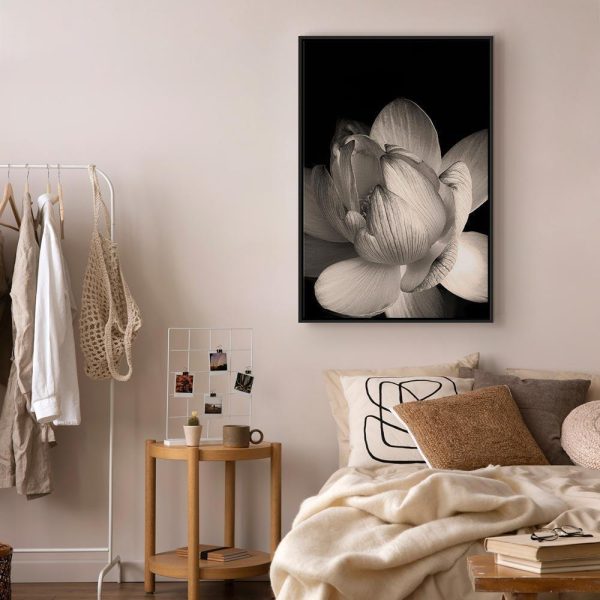 Tableau - Delicacy of Petals in Nature (1-part) - Flower in Black and White