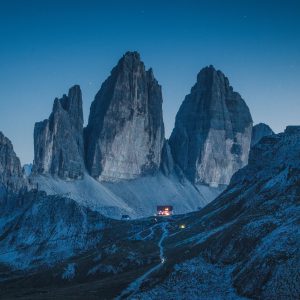 Papier Peint Lac Dans Les Montagnes – Image 1