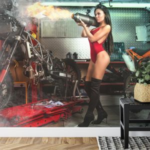 Papier Peint Femme Au Chalumeau Dans Un Garage – Image 7