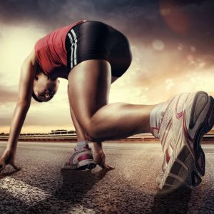 Papier Peint Coureur Sur La Route Commençant La Course – Image 1