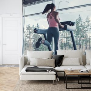 Papier Peint Femme Sur Un Tapis Roulant Avec Le Paysage À L'extérieur De La Fenêtre – Image 6