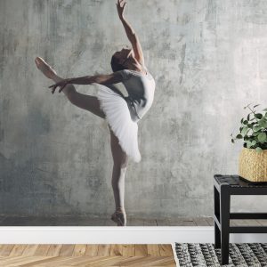Papier Peint Ballerine Dansante Sur Un Fond De Mur En Béton – Image 7