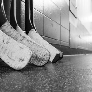 Papier Peint Bâtons De Hockey Noirs Et Blancs – Image 1