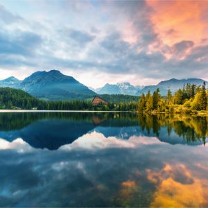 Papier Peint Lac De Montagne Štrbské Dans Les Hautes Tatras En Slovaquie – Image 1