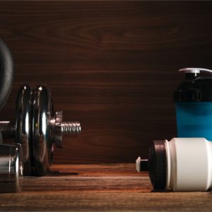 Papier Peint Matériel De Sport Sur Fond De Planches – Image 1