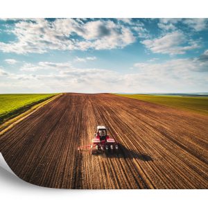 Papier Peint Vue Aérienne D'un Tracteur Dans Un Champ – Image 2