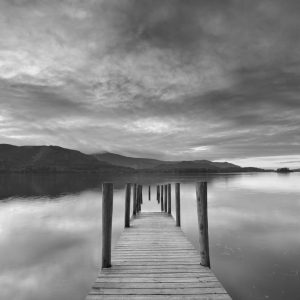 Papier Peint Tranquillité En Noir Et Blanc – Image 1