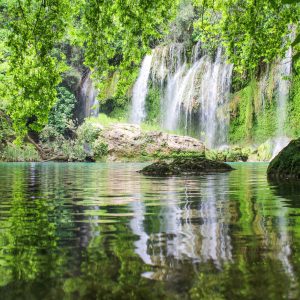 Papier Peint Piscine Cascade – Image 1