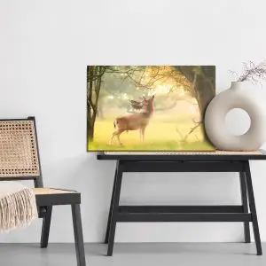 Peinture sur toile Un Cerf Proéminent Parmi Les Arbres – Image 6