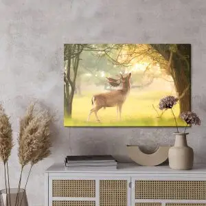 Peinture sur toile Un Cerf Proéminent Parmi Les Arbres – Image 3