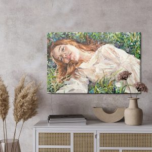 Peinture sur toile .A Red-Haired Beauty, A Young Girl Lies And Dreams On The Field Among Various Summer Grasses And Wildflowers. Oil Painting On Canvas. – Image 3