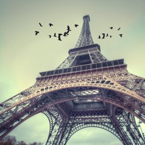 Peinture sur toile Vue De Dessous De La Tour Eiffel – Image 1