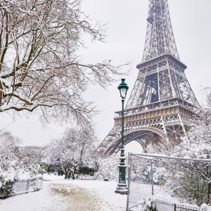 Peinture sur toile Vue Sur La Tour Eiffel En Hiver – Image 1