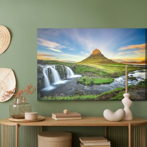 Peinture sur toile Une Cascade Sur Fond De Montagne Kirkjufell En Islande – Image 5