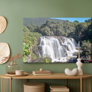 Peinture sur toile Une Cascade Au Milieu D'une Végétation Luxuriante – Image 5