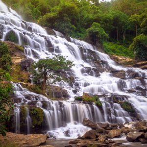 Peinture sur toile Cascade De Mae Ya En Thaïlande – Image 1