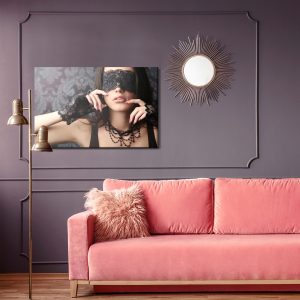 Peinture sur toile Femme Avec Un Bandeau Sur Les Yeux – Image 4