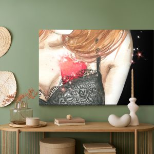 Peinture sur toile Une Femme Avec Un Coeur Peint À L'aquarelle – Image 5