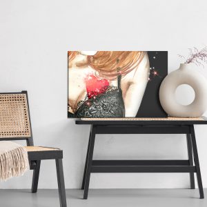 Peinture sur toile Une Femme Avec Un Coeur Peint À L'aquarelle – Image 6