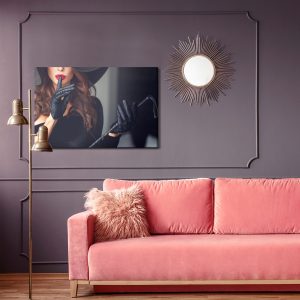 Peinture sur toile Femme Portant Des Gants – Image 4