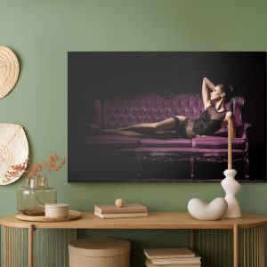 Peinture sur toile Femme Dans Une Pose Sensuelle Sur Le Canapé – Image 5