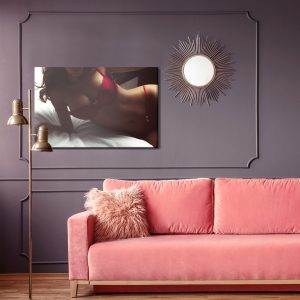 Peinture sur toile Femme En Lingerie Sur Le Lit – Image 4