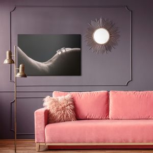 Peinture sur toile Femme Dans Une Pose Sensuelle Avec Des Glaçons – Image 4