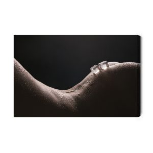 Peinture sur toile Femme Dans Une Pose Sensuelle Avec Des Glaçons – Image 2