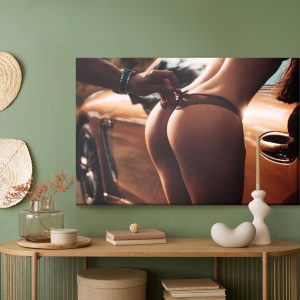 Peinture sur toile Femme En Sous-Vêtements Dans Le Contexte De La Voiture – Image 5