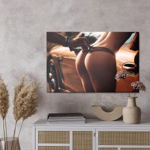 Peinture sur toile Femme En Sous-Vêtements Dans Le Contexte De La Voiture – Image 3