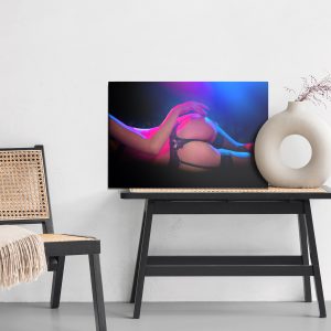 Peinture sur toile Femme Sexy Éclairée Par Des Néons – Image 6
