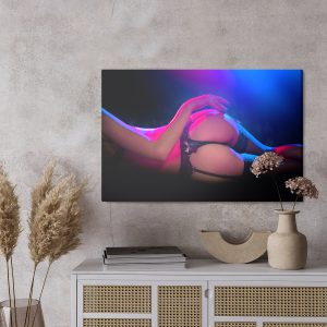 Peinture sur toile Femme Sexy Éclairée Par Des Néons – Image 3