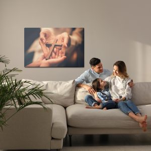 Peinture sur toile Croix Sur Les Mains – Image 7