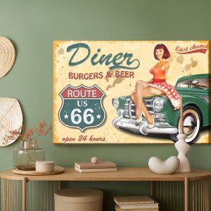 Peinture sur toile Femme Sur Le Capot D'une Voiture D'époque – Image 5