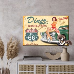 Peinture sur toile Femme Sur Le Capot D'une Voiture D'époque – Image 3