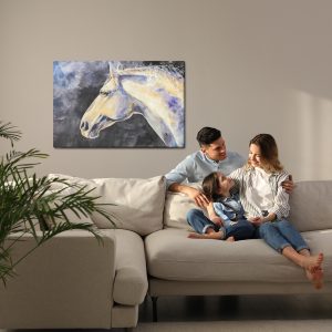 Peinture sur toile Un Cheval Léger Sur Fond Sombre – Image 7